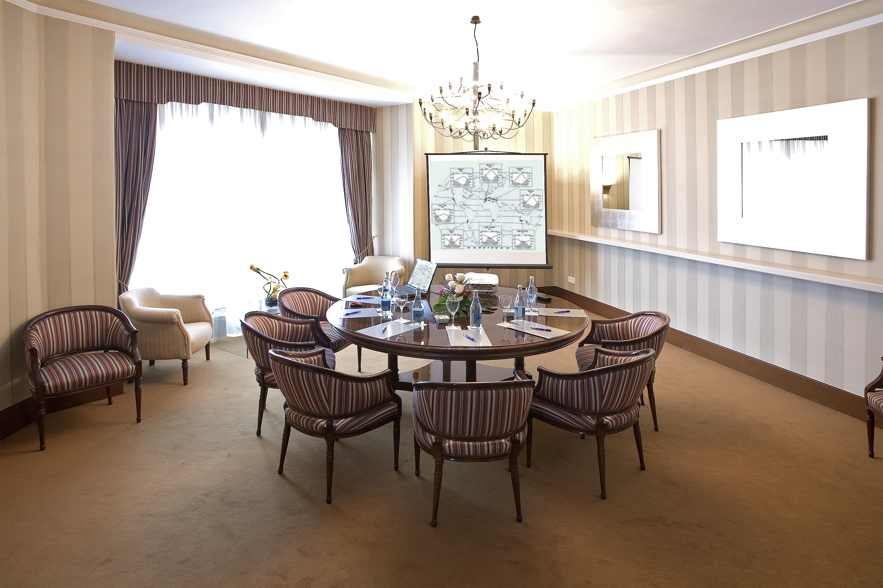 Hotel Carlton Bilbao Exterior photo The boardroom at the Royal Society