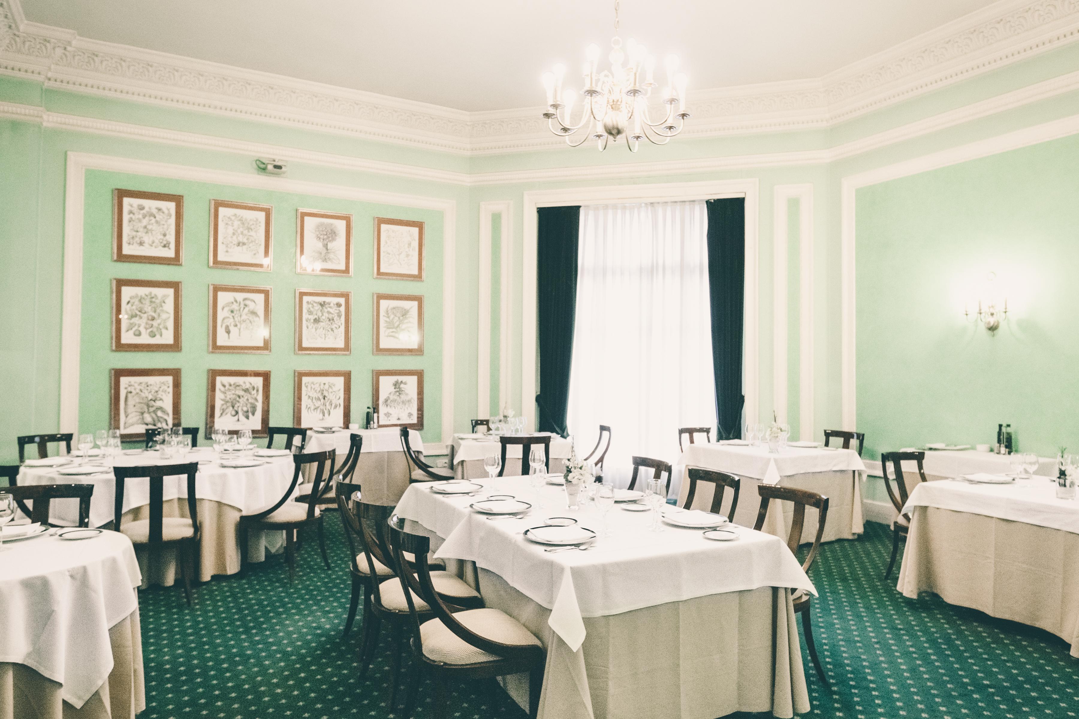 Hotel Carlton Bilbao Exterior photo The Green Room