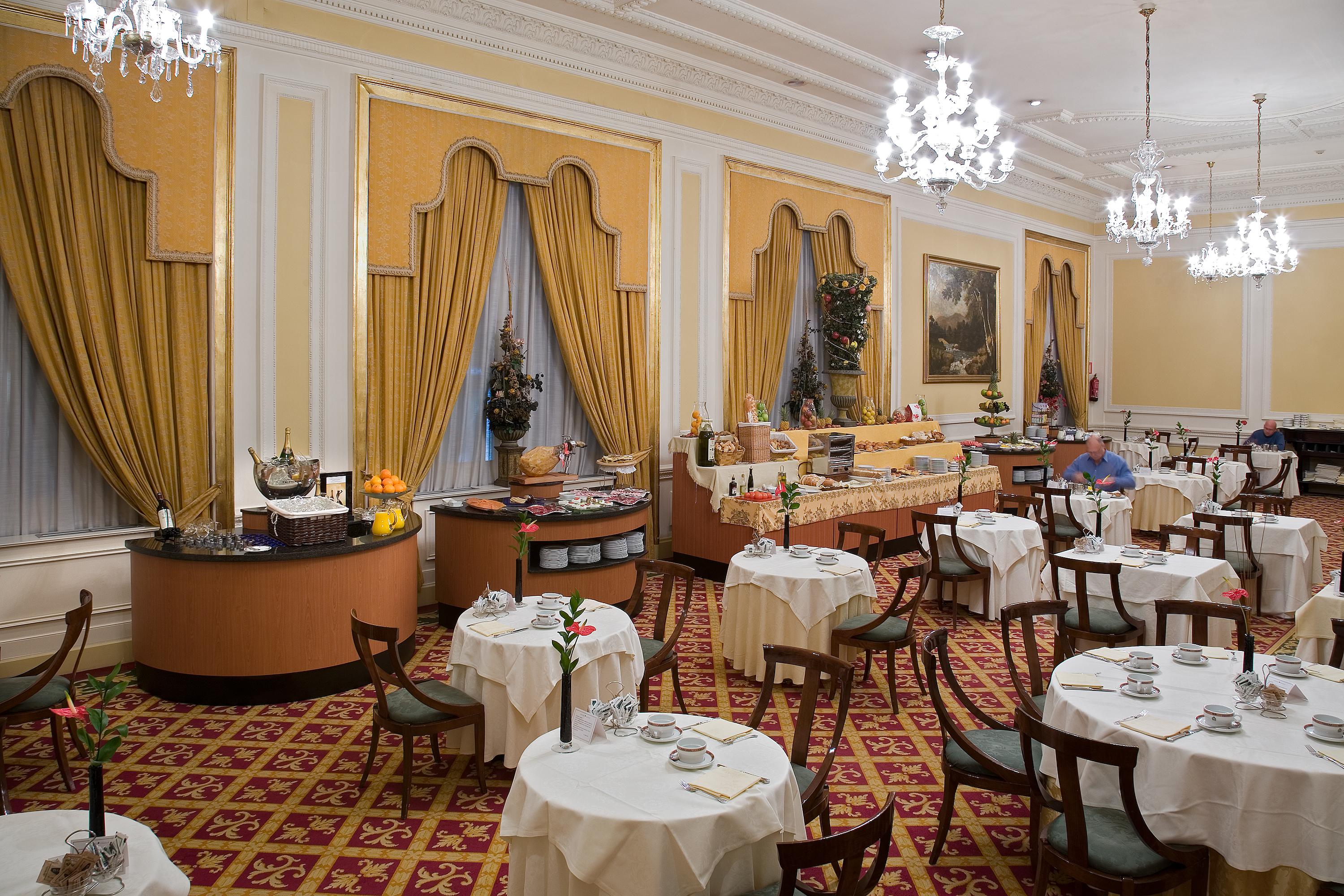 Hotel Carlton Bilbao Exterior photo The restaurant
