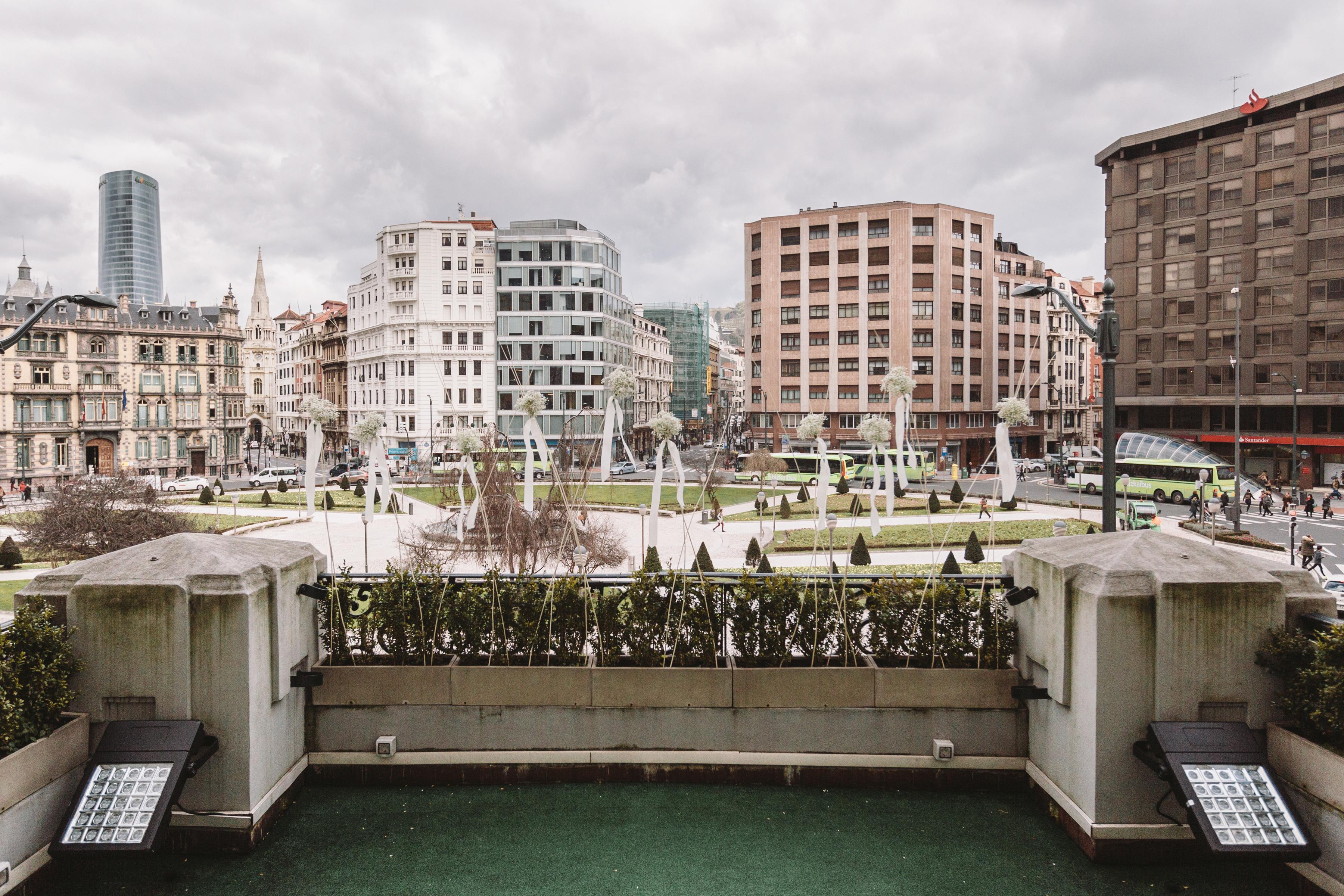 Hotel Carlton Bilbao Exterior photo View of the square from the balcony of the National Museum of Serbia