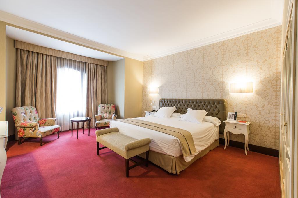 Hotel Carlton Bilbao Exterior photo Deluxe room